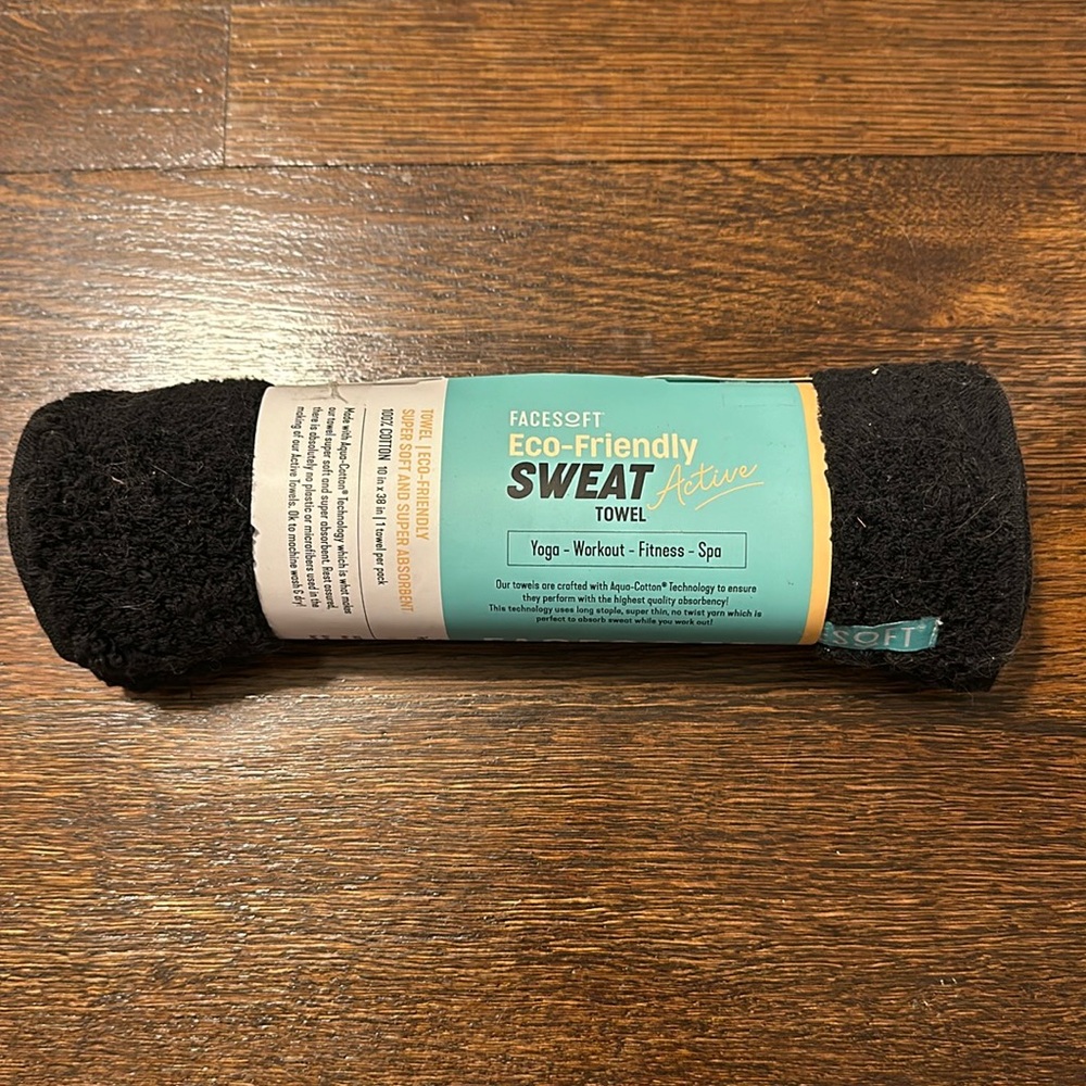 NWT Facesoft Active Sweat Towel